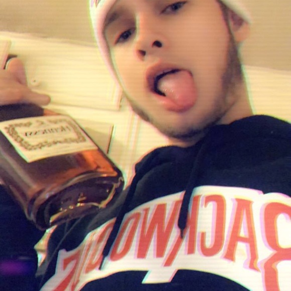 Meet your Posher, Jordan - Picture 4 of 4